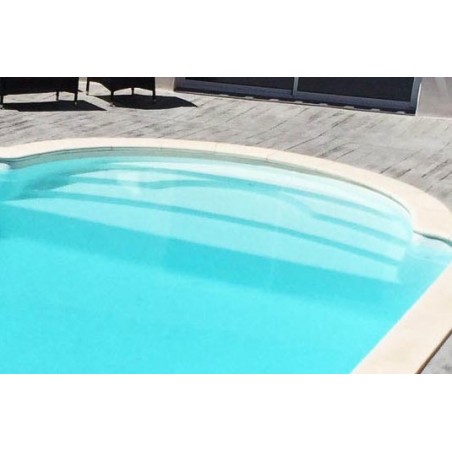 PISCINE COQUE INTEMPORELLE 810 EN FOND INCLINÉ AVEC ESCALIER ROMAN